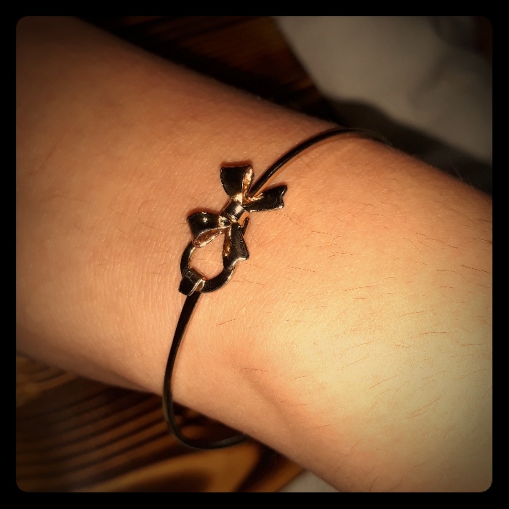 Gold Bow Bracelet